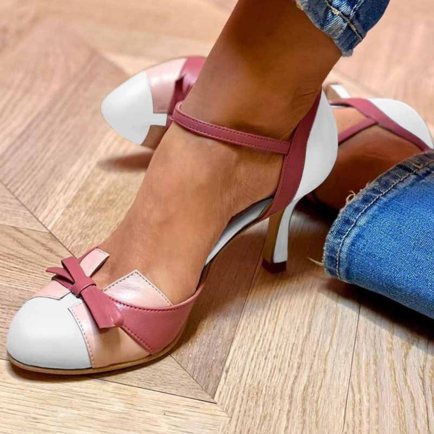 Graziosi sandali ortopedici in stile vintage