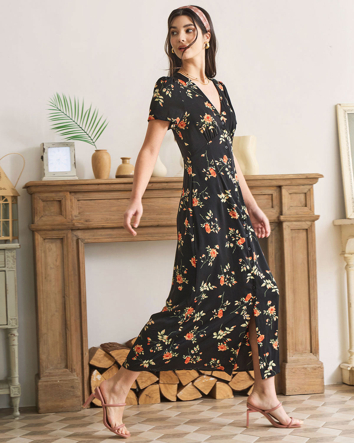 Jenni - Abito nero con scollo a V e stampa floreale